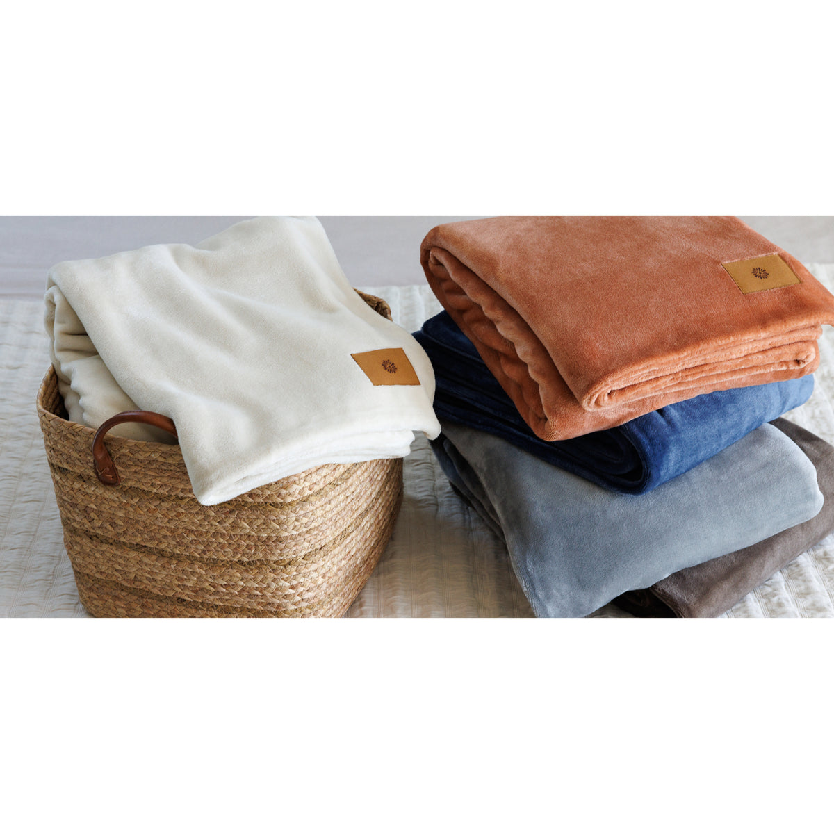 original?content-type=image%2Fjpeg&name=Lifestyle+Mink+Ever+Soft+Throw+Blankets+102158+%2821%29.jpg